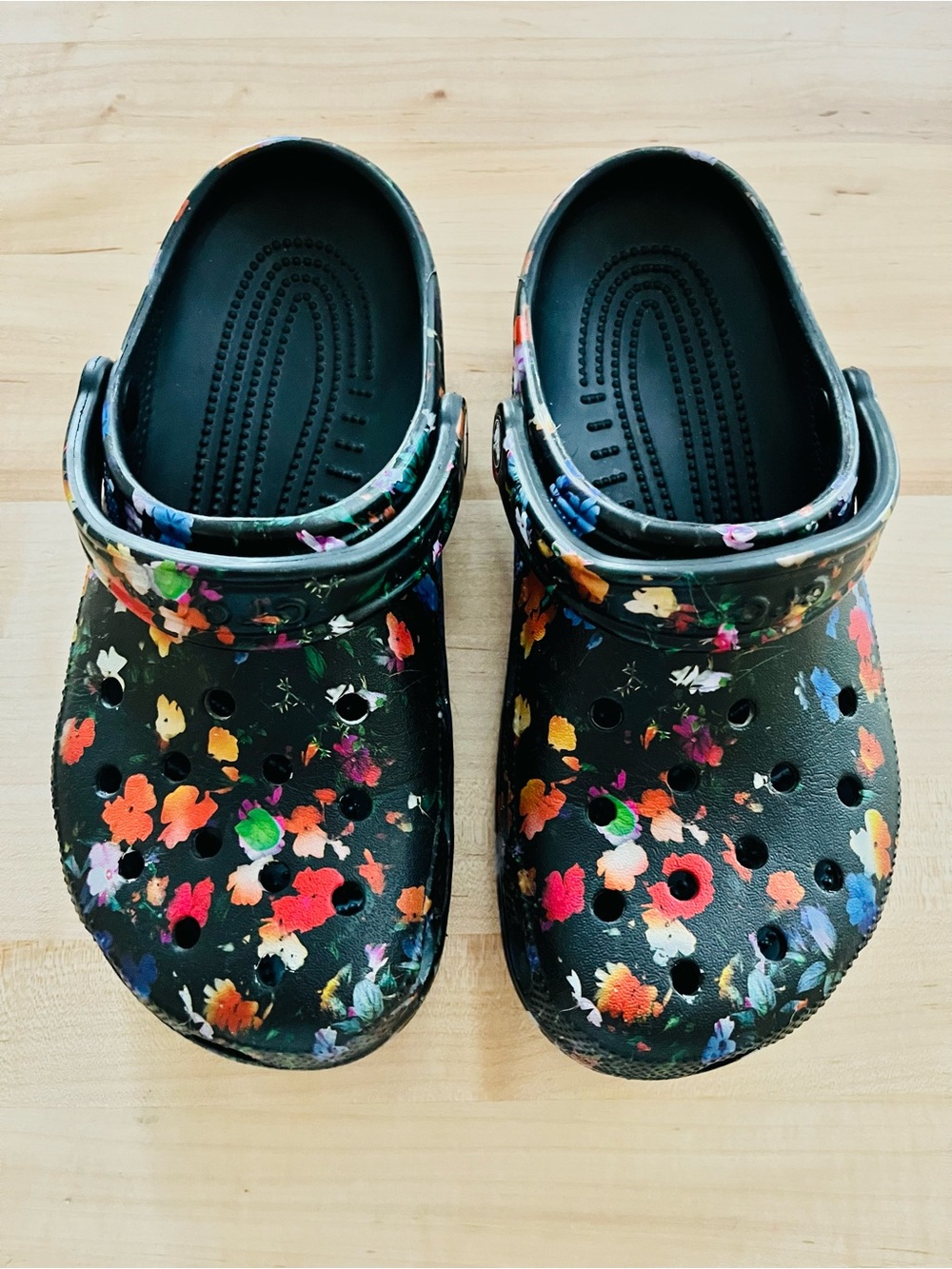 Crocs Classic Black Printed Floral Clogs, M7/W9